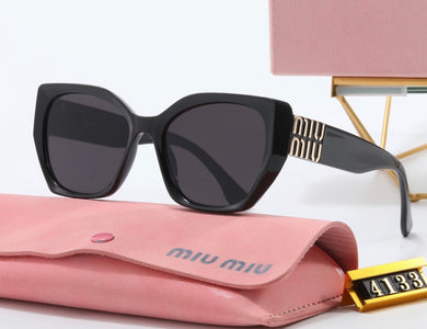 Mía  shades